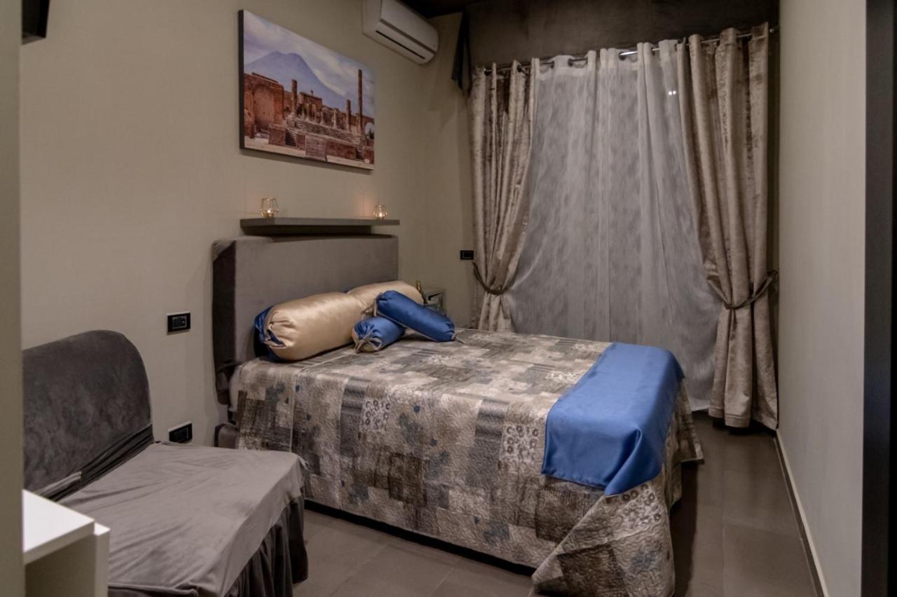 Domus Vesuvio Bed & Breakfast Napoli Bagian luar foto